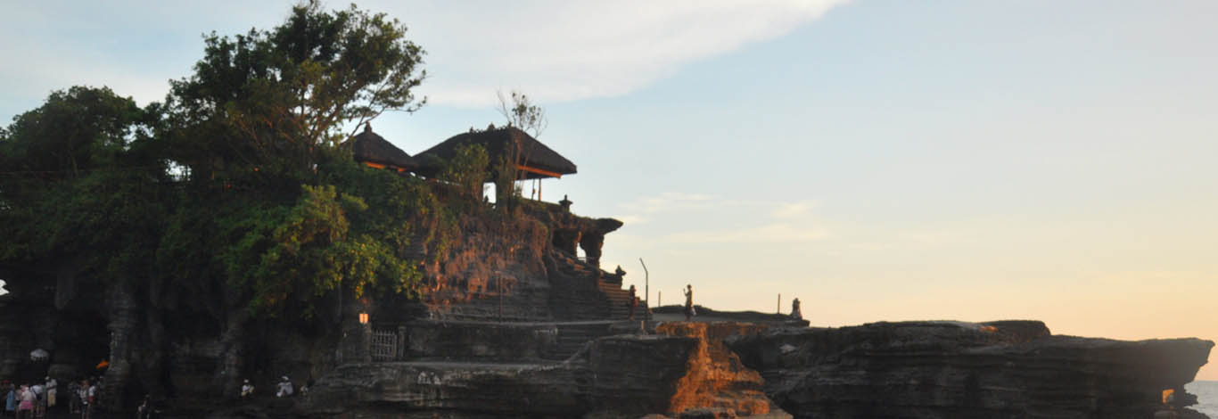 sunset tanah lot