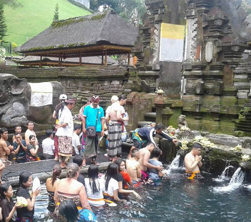 permandian suci tirta empul